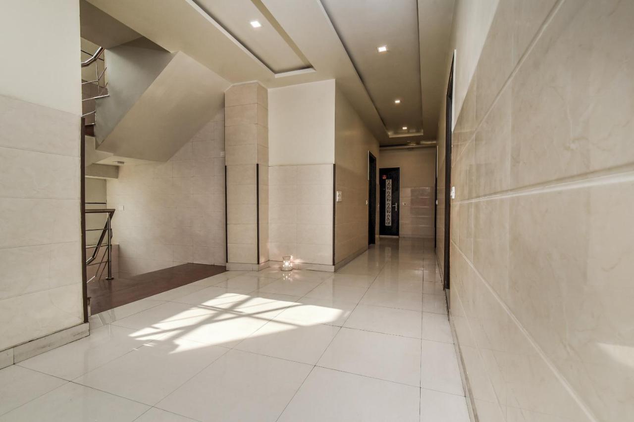 Collection O 76248 Hotel D Crown Nueva Delhi Exterior foto