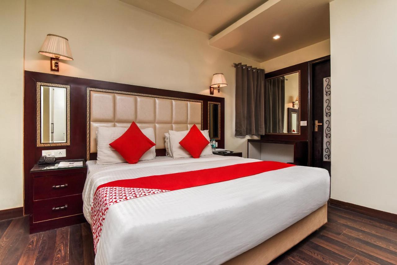 Collection O 76248 Hotel D Crown Nueva Delhi Exterior foto