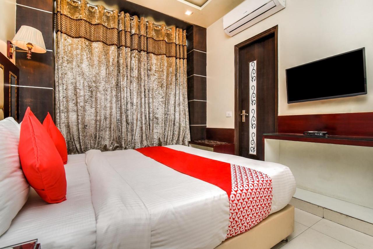 Collection O 76248 Hotel D Crown Nueva Delhi Exterior foto