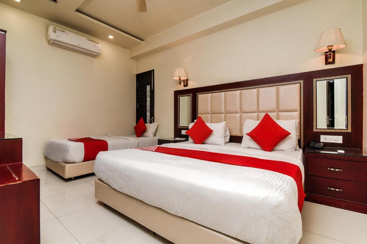 Collection O 76248 Hotel D Crown Nueva Delhi Exterior foto