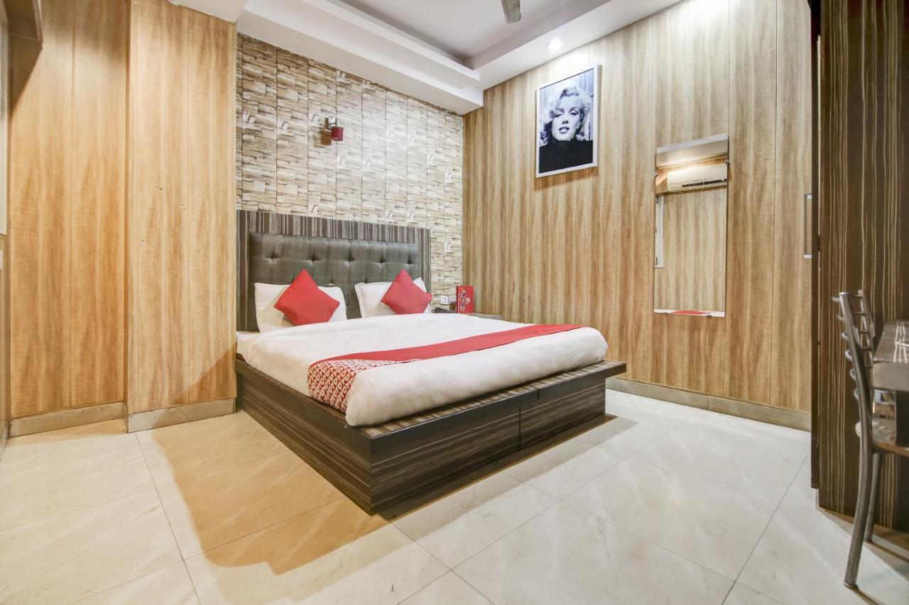 Collection O 76248 Hotel D Crown Nueva Delhi Exterior foto