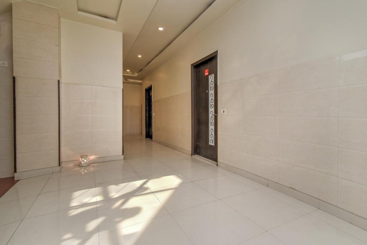 Collection O 76248 Hotel D Crown Nueva Delhi Exterior foto